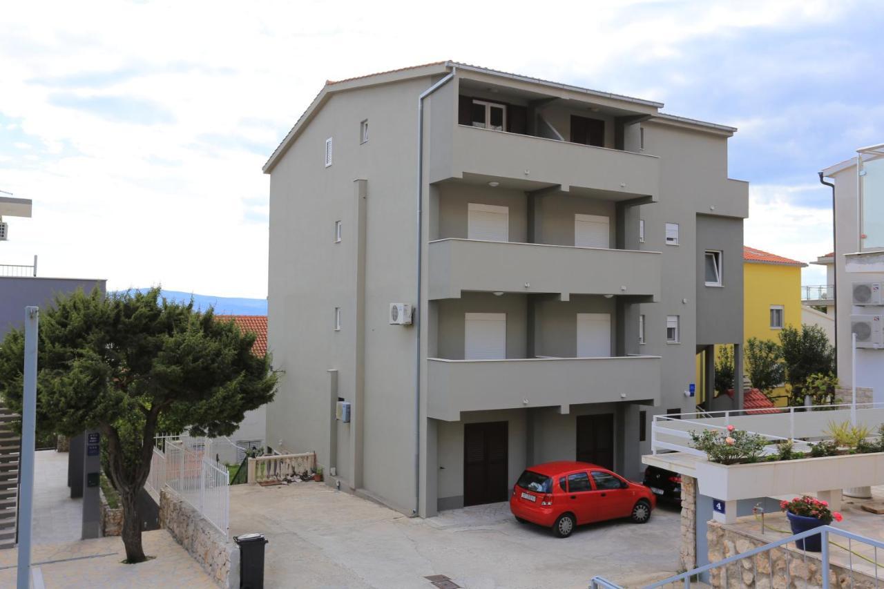 Apartments By The Sea Nemira, Omis - 17039 Tice Ngoại thất bức ảnh