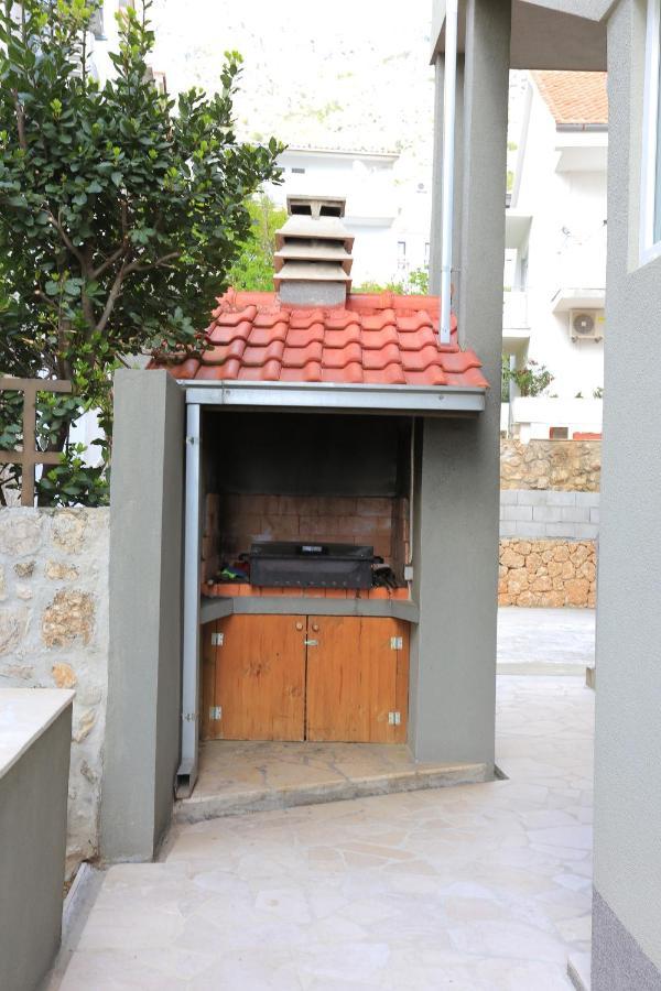 Apartments By The Sea Nemira, Omis - 17039 Tice Ngoại thất bức ảnh