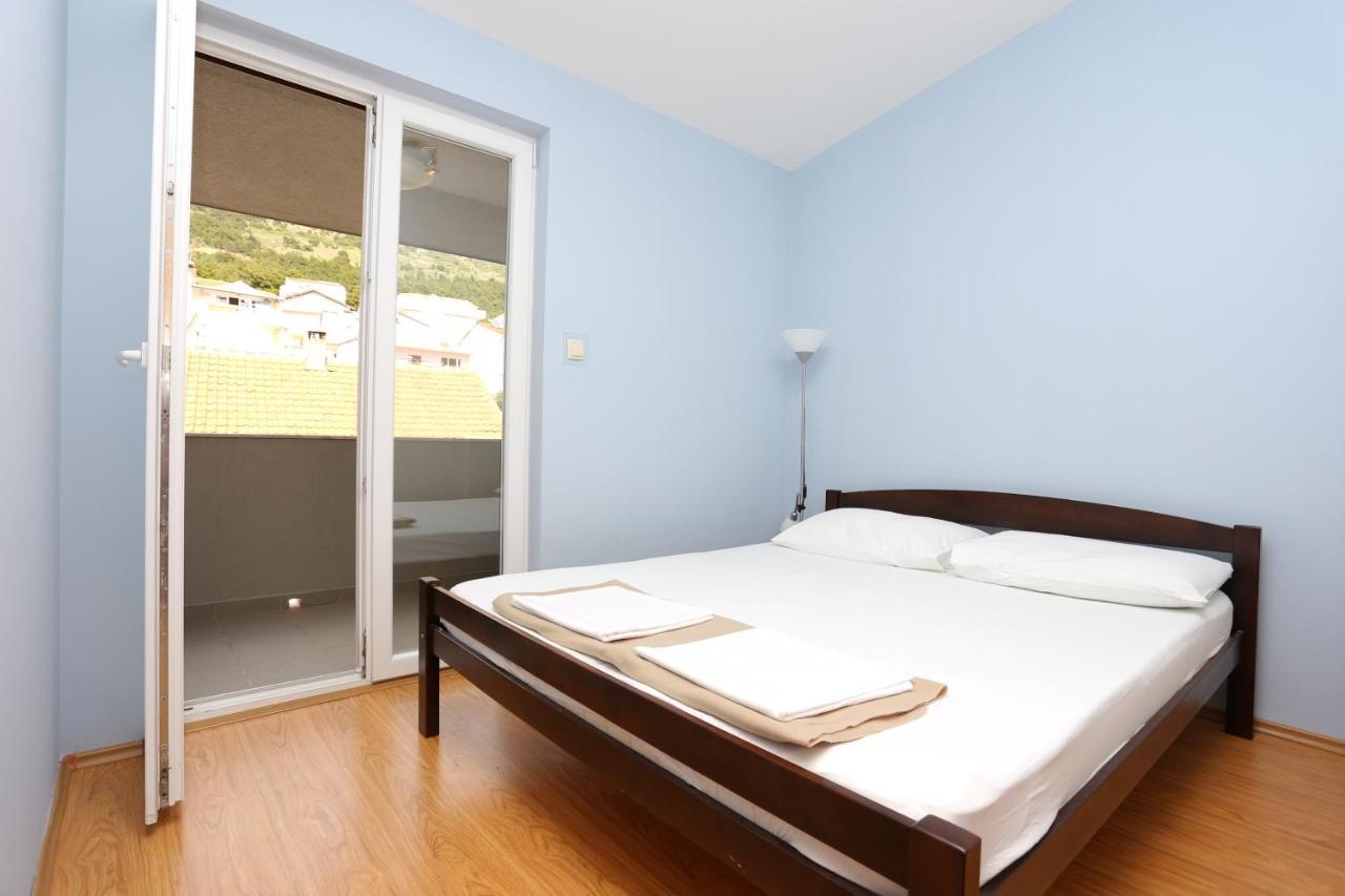 Apartments By The Sea Nemira, Omis - 17039 Tice Ngoại thất bức ảnh
