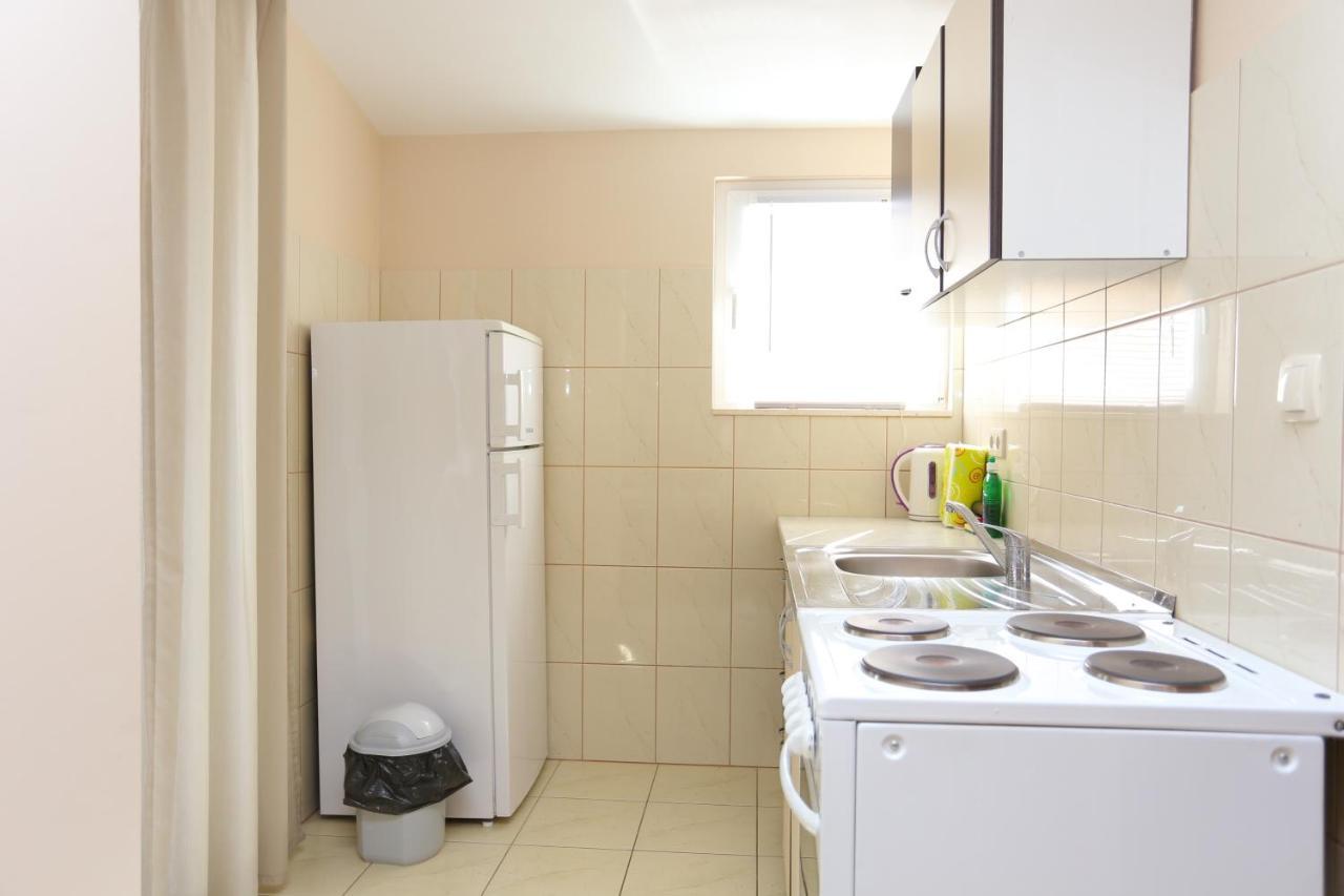 Apartments By The Sea Nemira, Omis - 17039 Tice Ngoại thất bức ảnh