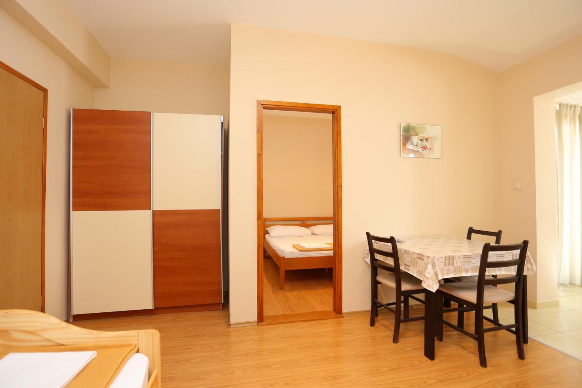 Apartments By The Sea Nemira, Omis - 17039 Tice Phòng bức ảnh
